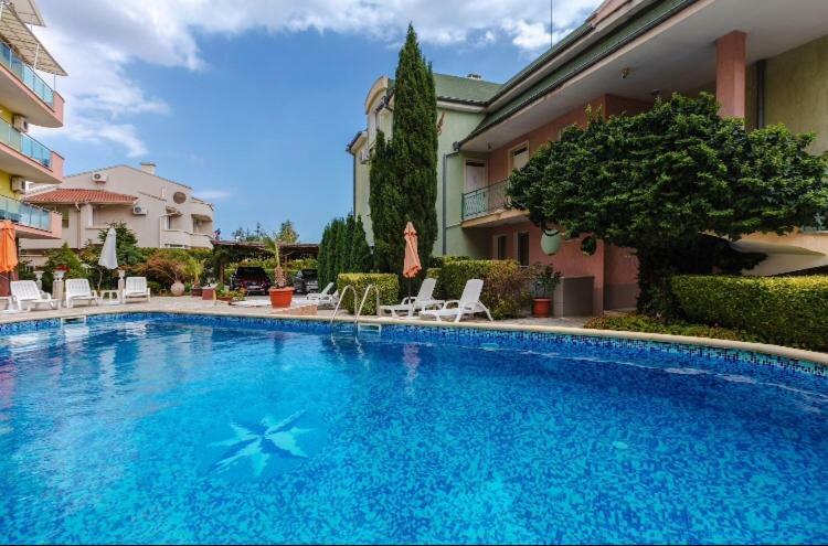Duplex Apartments Sveti Vlas Luaran gambar